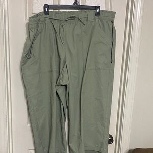 Ava & Viv Light Olive Drawstring Capris